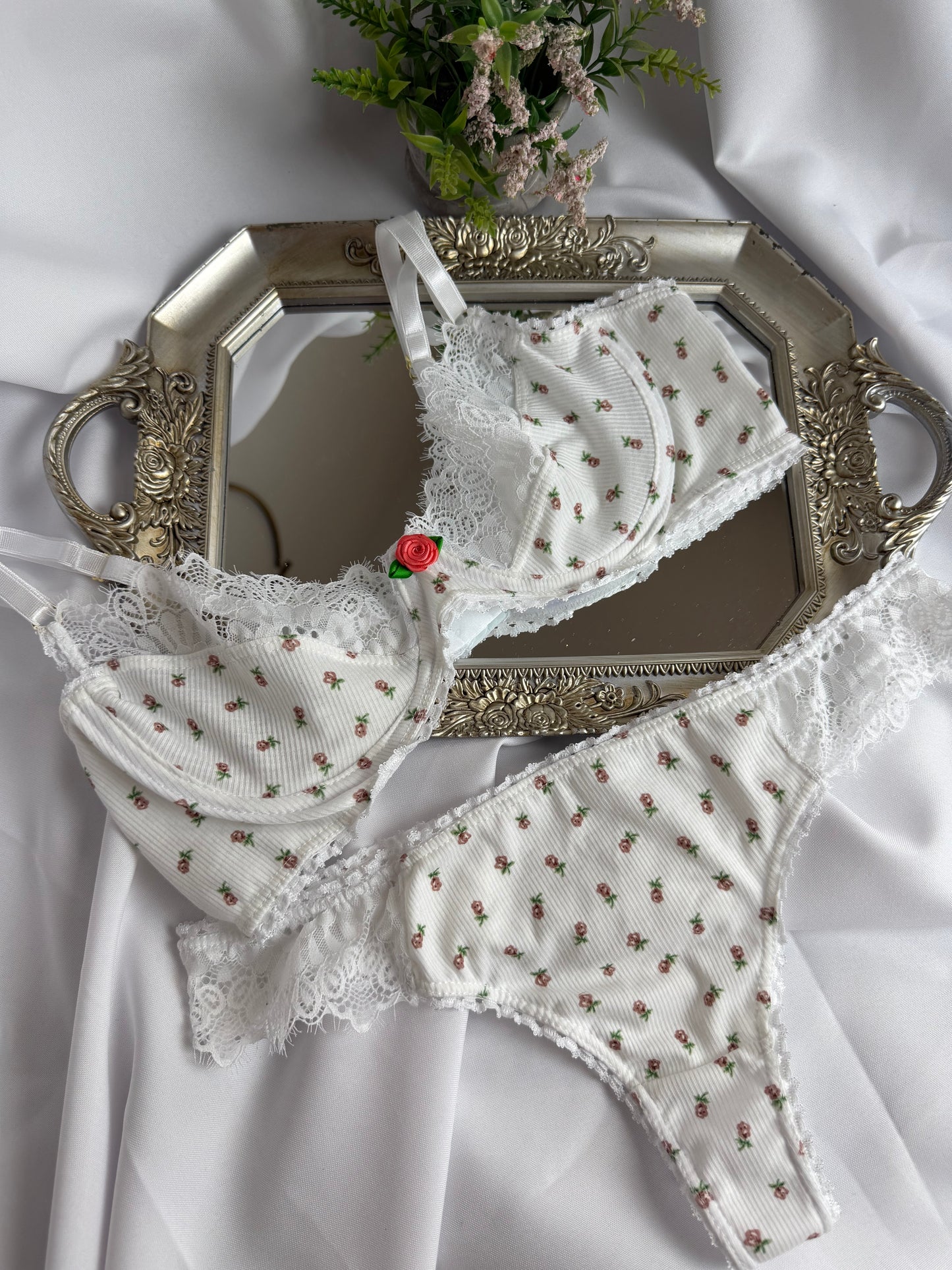 Set de Lencería Ref. FLORA